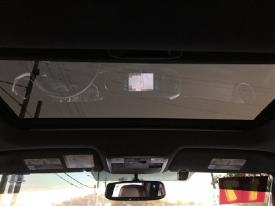 2017 Toyota Tacoma Limited photo 3