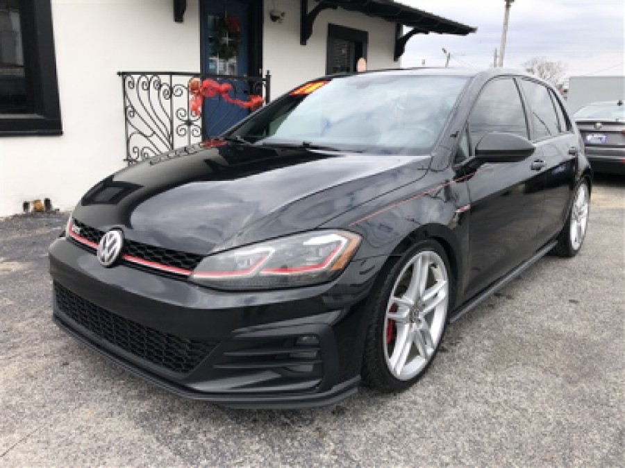2018 Volkswagen Golf GTI SE's photo